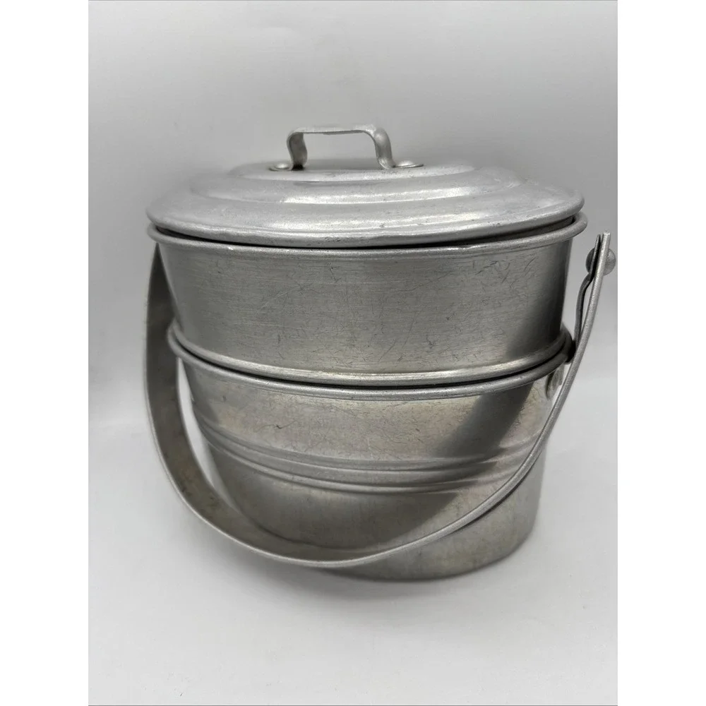 VINTAGE  MINERS LUNCH PAIL W / LID OVAL   802-M